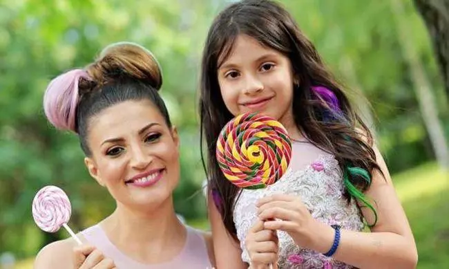 Ioana Ginghină și fiica sa, Ruxi