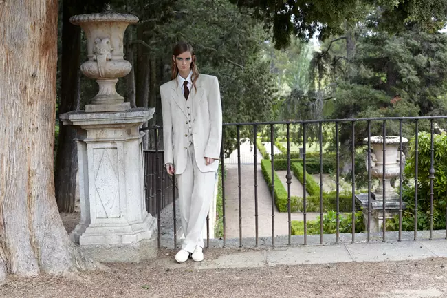 Costum vintage Yves Saint Laurent, camasa Christian Dior, cravata vintage Ermenegildo Zegna, inele Jennifer Fisher, pantofi Vs.Maria.