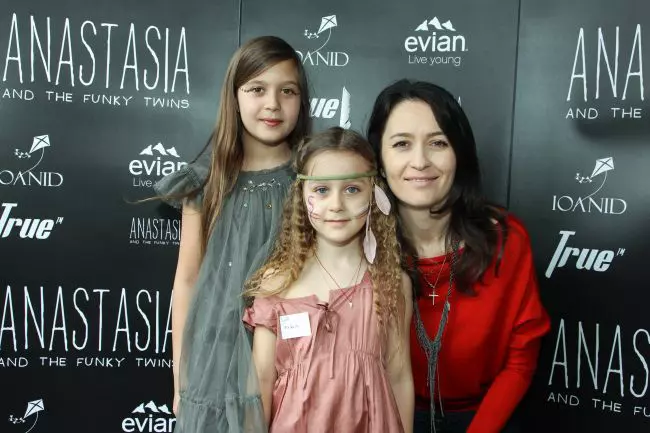 fata-mea-este-model-ilie-si-amalia-nastase-au-nu-doar-una-ci-doua-fete-care-s-au-apucat-deja-de-modelling