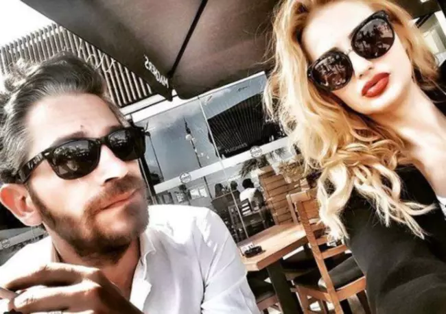 Julia-Jianu-si-iubitul-sau-s-au-logodit