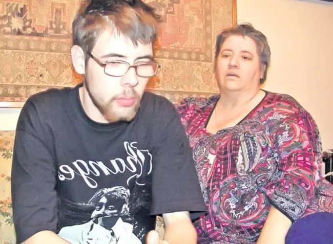 Fiul lui Florin Busuioc alaturi de mama sa, Marieta, prima sotie