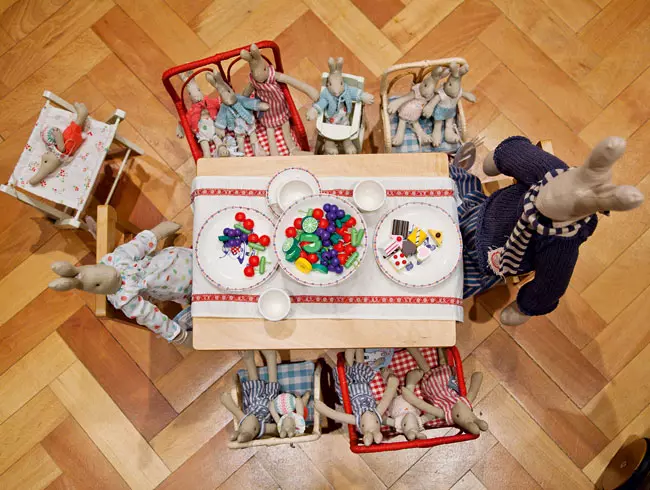 Familie de iepuri, 320 lei fiecare, magazinul Atelier Anda Roman