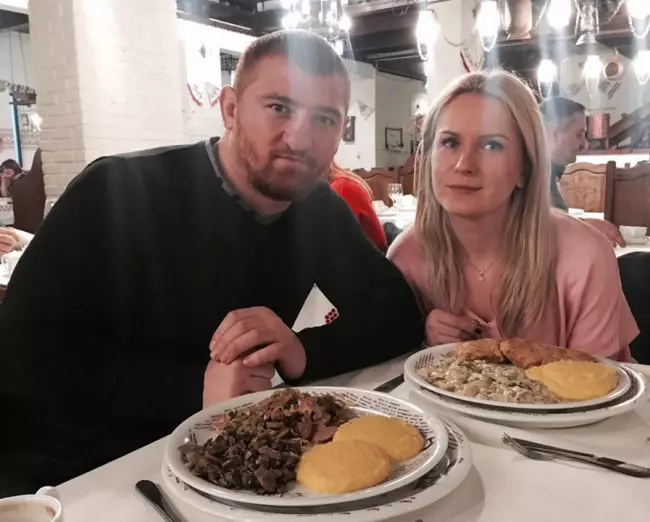 Catalin Morosanu si sotia sa, Georgiana 1