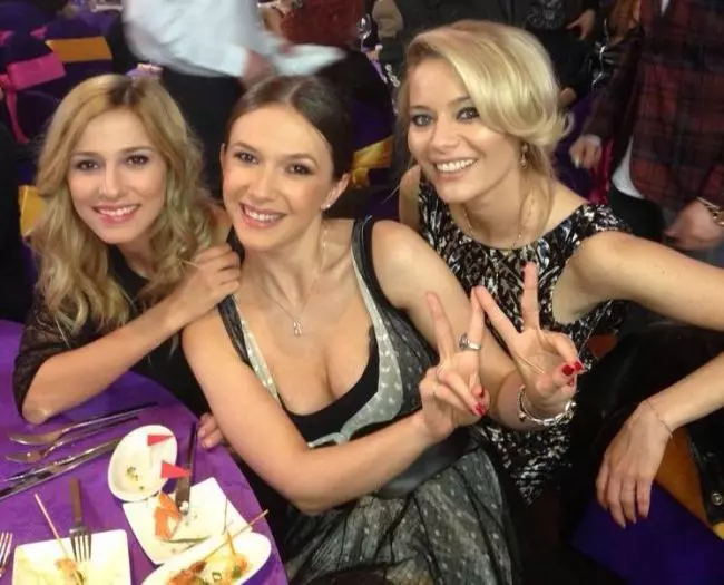 adela-popescu-dana-rogoz-laura-cosoi-2