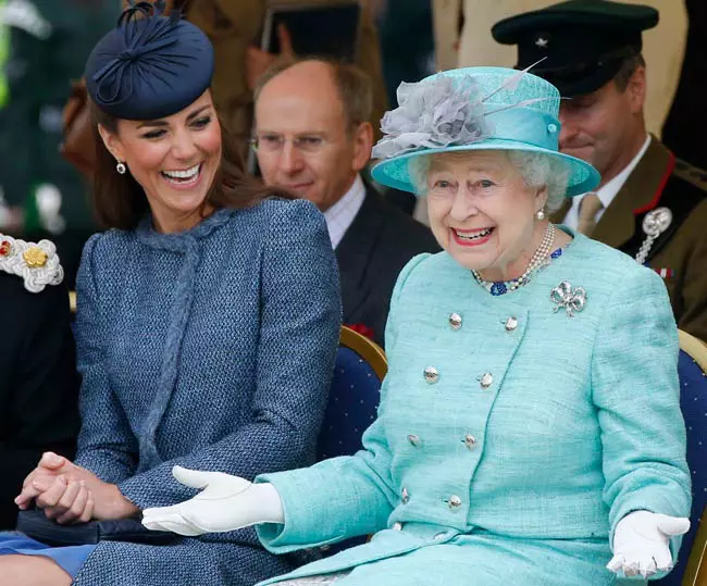 kate-and-the-queen-z