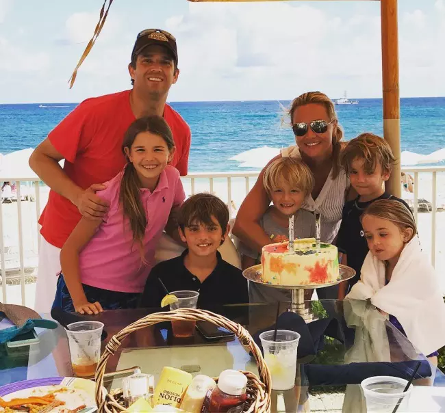 Donald Trump Jr alaturi de sotia sa, Vanessa, si cei cinci copii