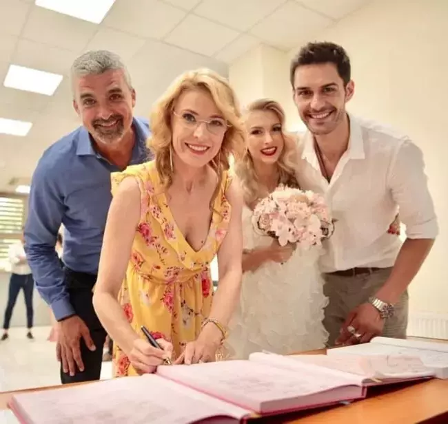aurelian-temisan-si-sotia-lui-monica-davidescu-la-cununia-civila-dintre-andreea-balan-si-george-burcea-2