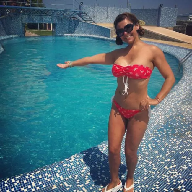 miki-de-la-k-pital-silueta-de-invidiat-la-40-de-ani-cum-arata-cantareata-in-costum-de-baie_1