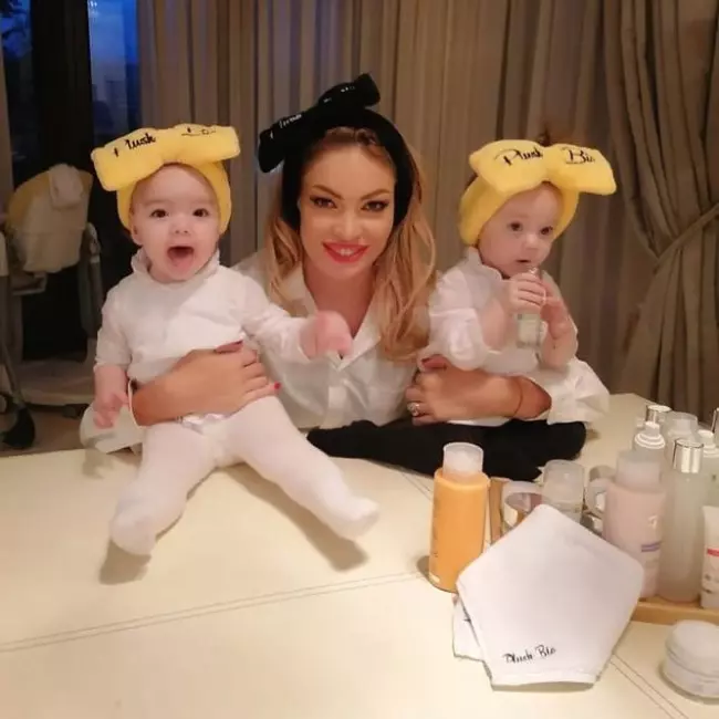 Valentina Pelinel si copiii 7