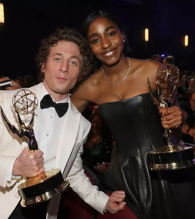 Jeremy Allen White si Ayo Edebiri