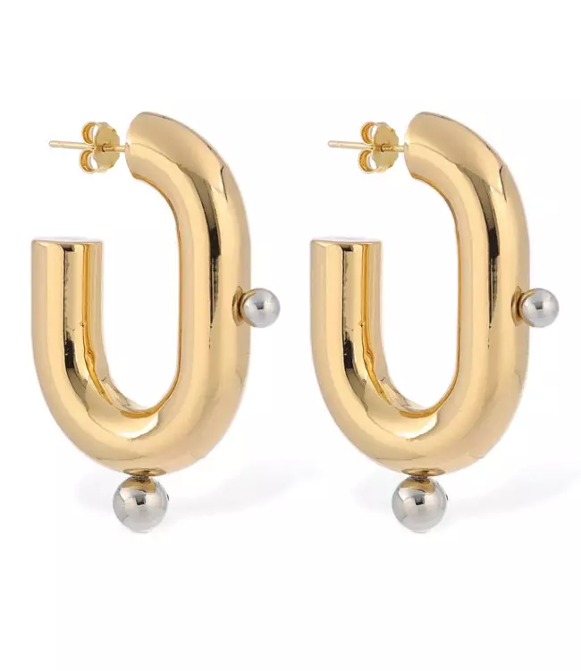 Cercei din alamă, Rabanne, 1.442 lei, www.luisaviaroma.com