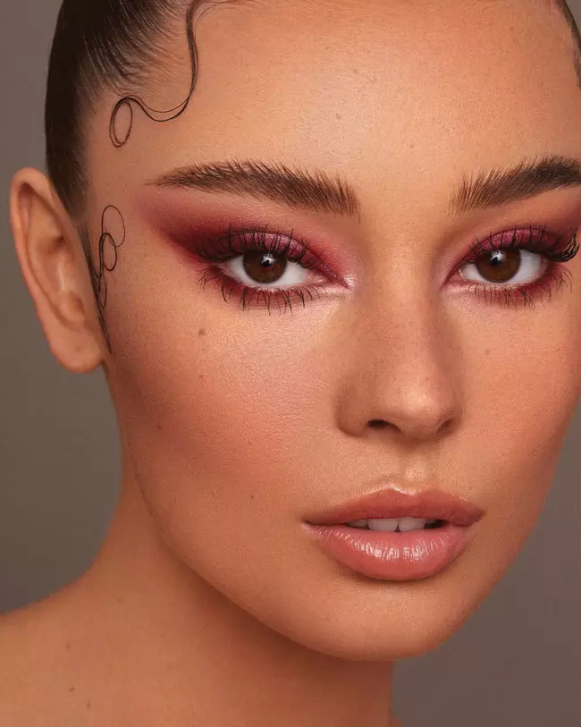 @nikki_makeup