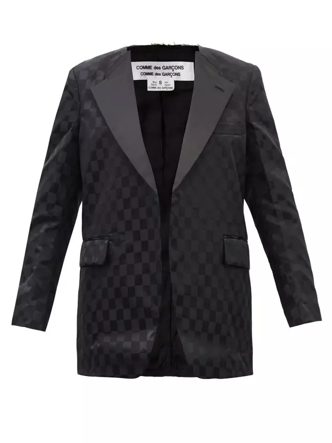 Blazer din jacard, Comme des Garçons, 3.900 lei, magazinul Entrance