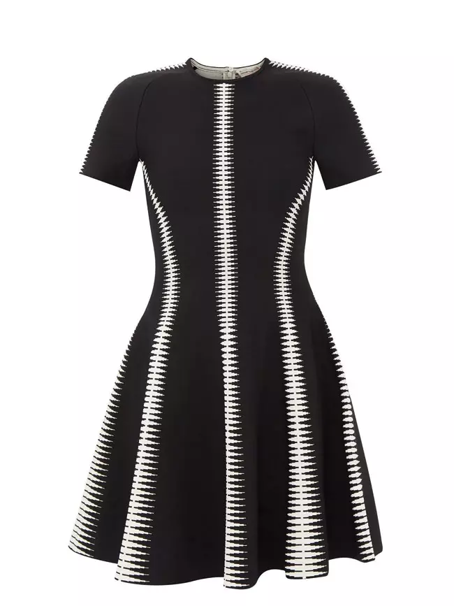 Rochie din jerse, Alexander McQueen, 8.900 lei, magazinul Casa Frumoasă