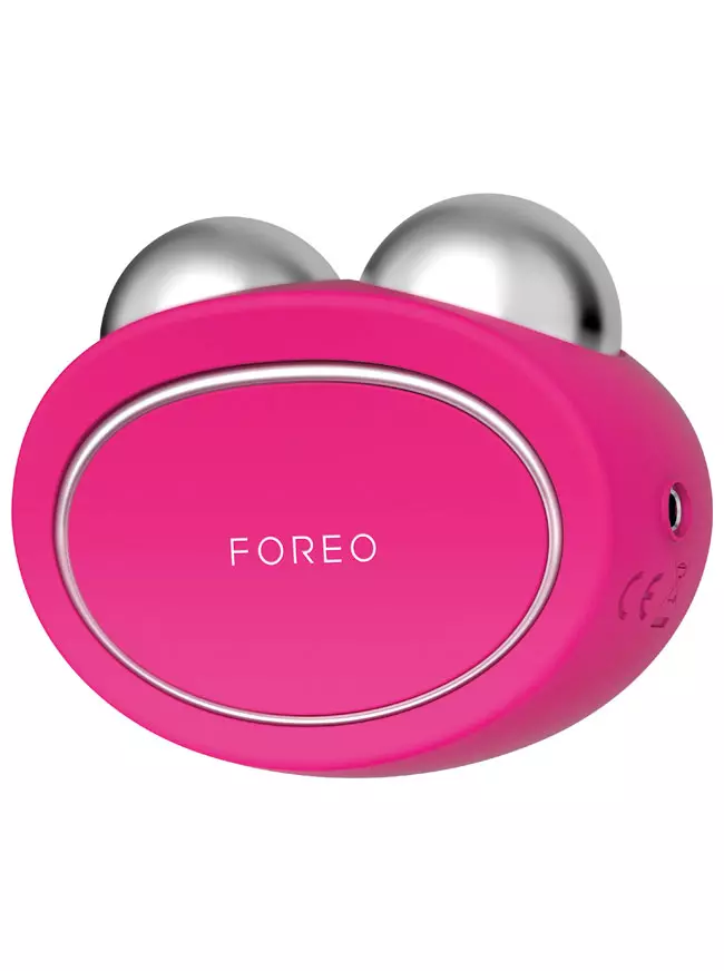 Dispozitiv cu microcurent pentru îngrijirea tenului BEAR, FOREO, 1.479 lei, disponibil pe xpertbeauty.ro
