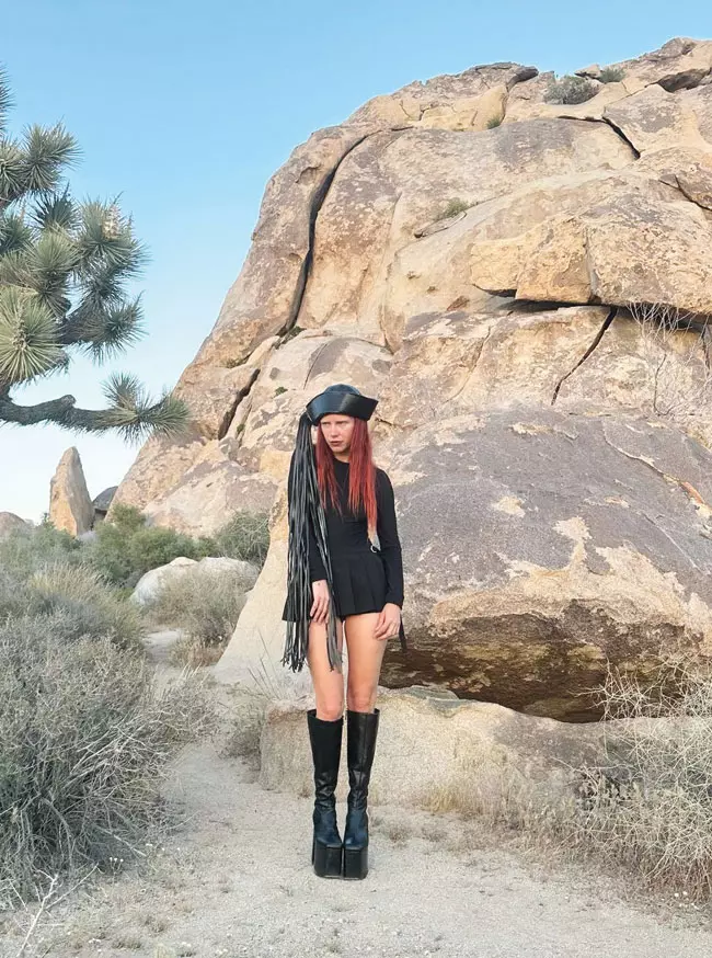 All Black (alwaysjudging)