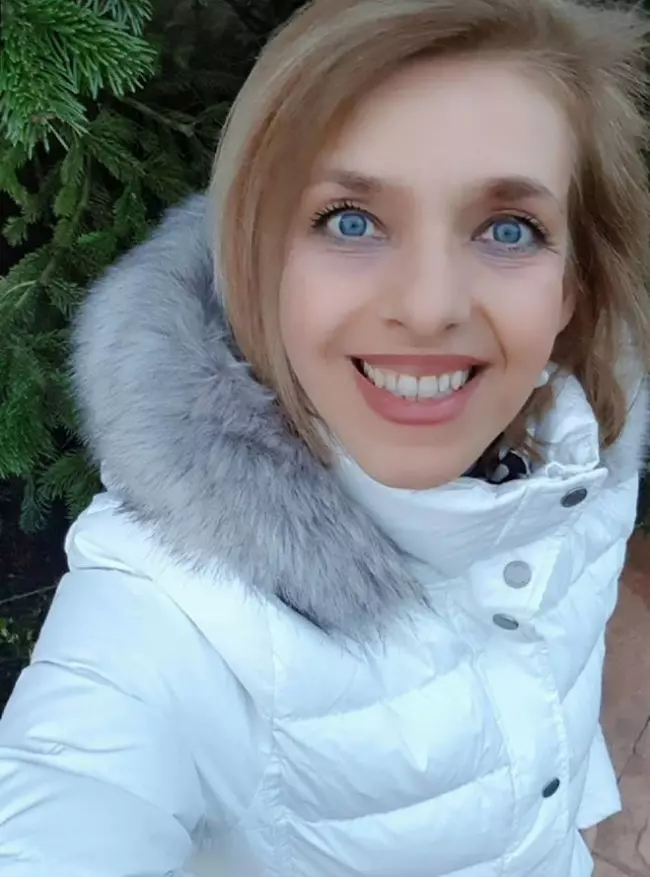 Bianca-Brad-masca-de-fata-cu-urina