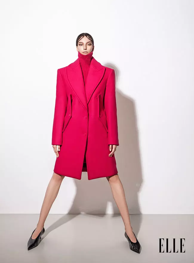 Michael Kors Collection - Pulover din lână și palton din stofă de lână, Michael Kors; pantofi din piele lăcuită, Chanel.