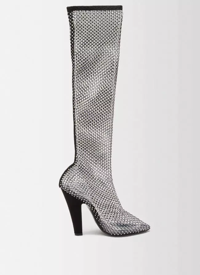 Cizme din zale metalice, Saint Laurent, 12.300 lei, magazinul Mengotti