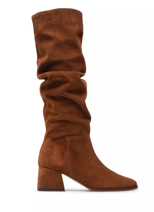 Cizme din piele velur, Nessi, 606 lei, www.epantofi.ro