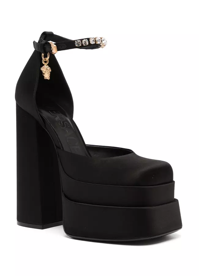 10. Platforme din material textil, Versace, 1023 euro