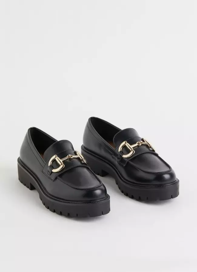 15. Mocasini din poliuretan, H&M, 129,99 lei