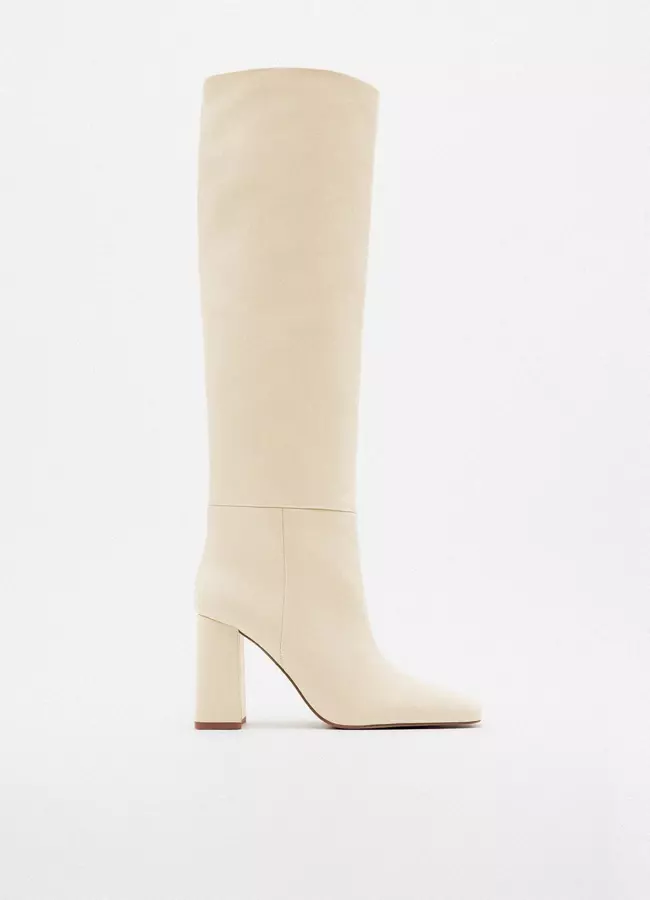 17. Cizme cu toc din piele, Zara, 499,90 lei