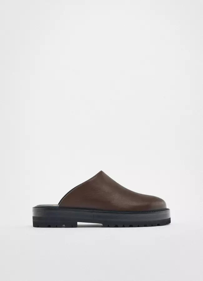 24. Saboti din piele, Zara, 499,90 lei