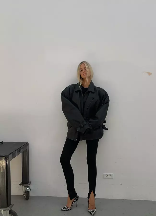 9. JOSEFINE HJ