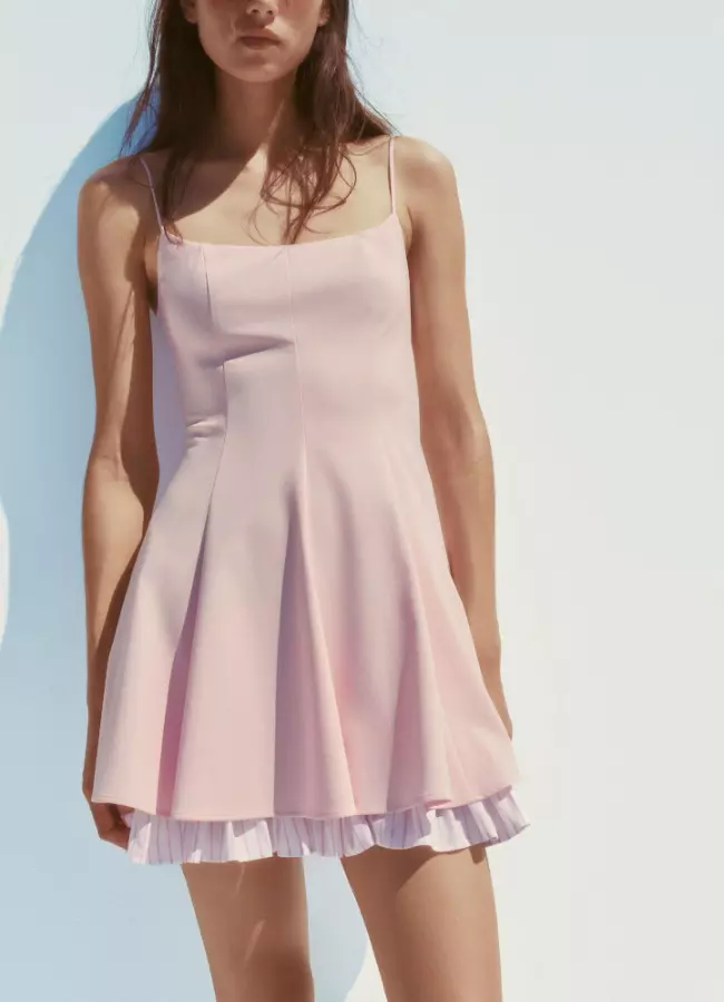 4. Rochie scurtă roz cu dublură în dungi, Zara