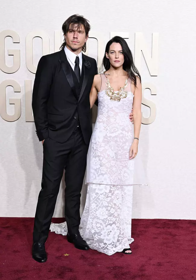 8. Riley Keough și Ben Smith-Petersen