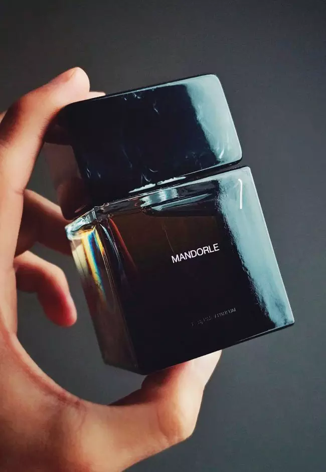 Apa de parfum Mandorle Extrait, Sora Dora