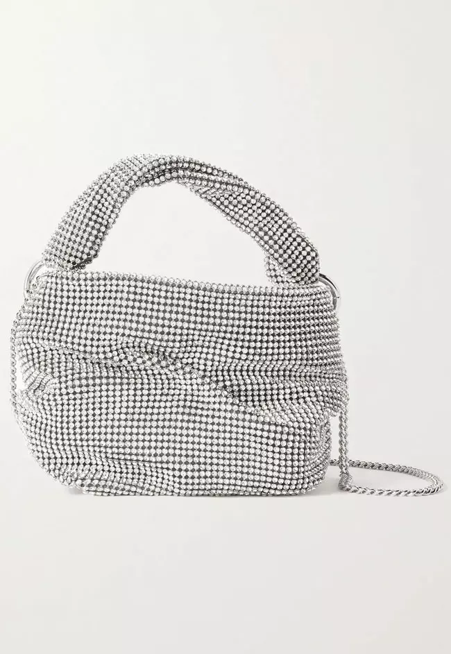 Geantă din zale metalice, Jimmy Choo, 13.800 lei, magazinul Hot-a-porter