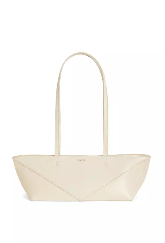 Geantă din piele, Loewe, 1.300 euro