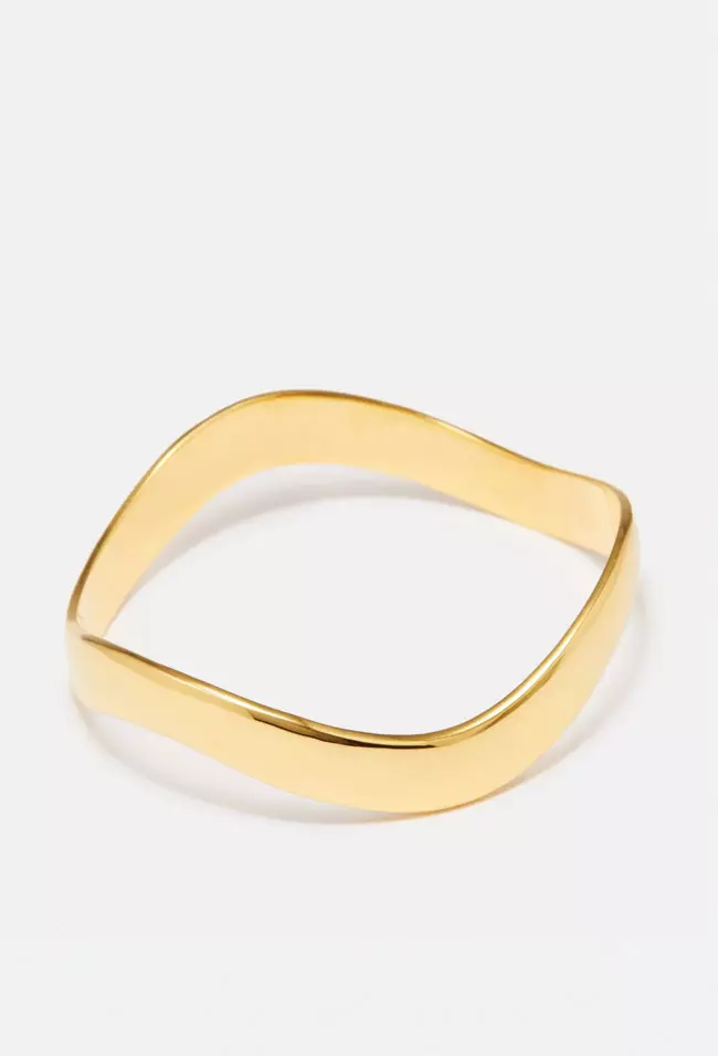 Brățară din alamă placată cu aur, Daphine, 691 euro, www.matchesfashion.com