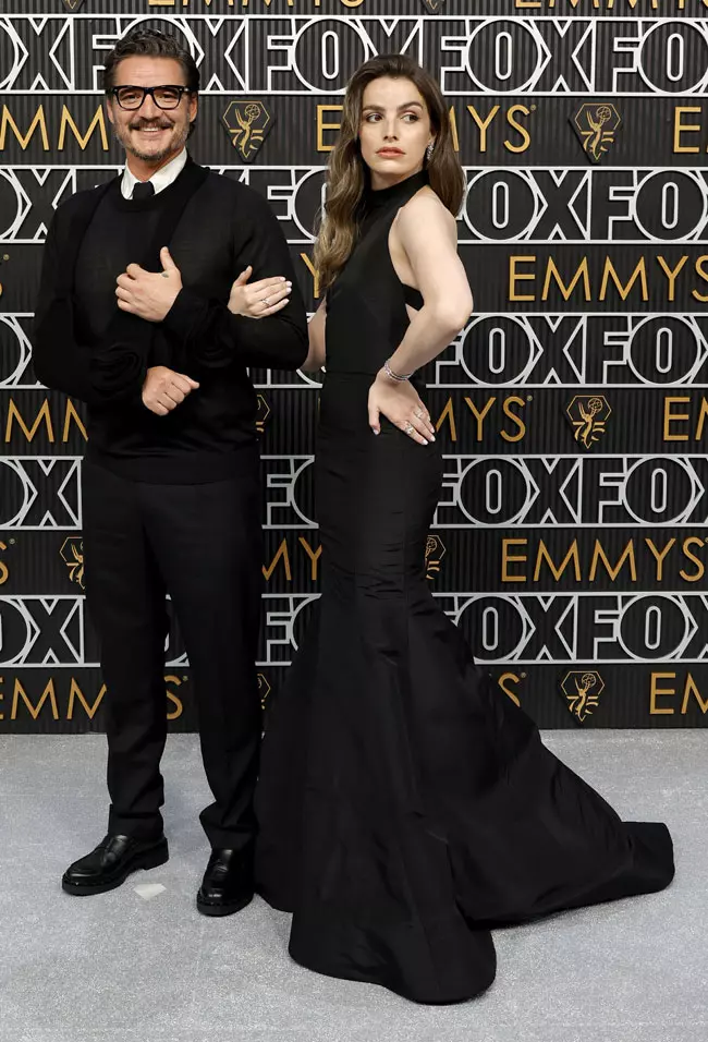 Pedro Pascal si sora lui, Lux Pascal