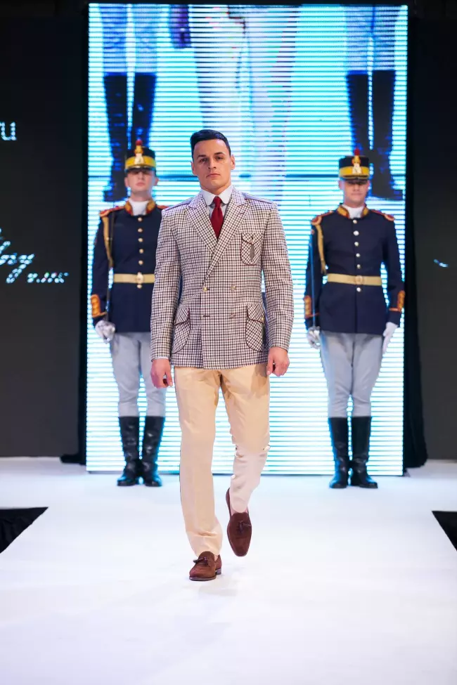 Prezentare-Alexandru-Ciucu-Tailored-Glory-2015-5