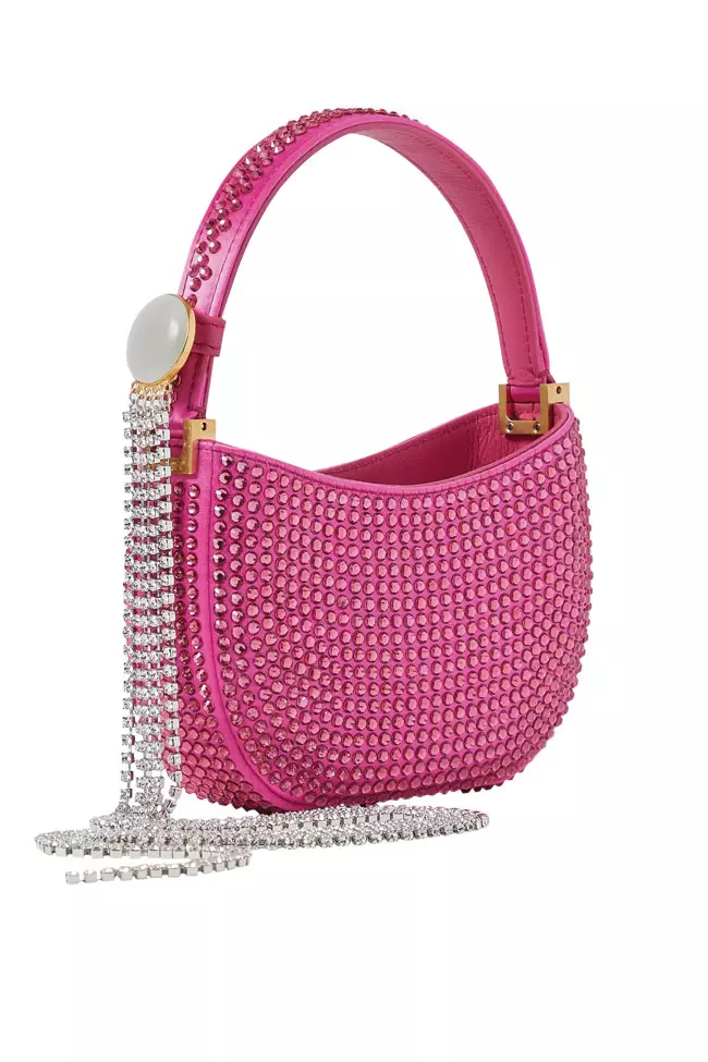 Geantă din piele cu aplicații de cristale, Magda Butrym, 9.500 lei, magazinul Aparterre