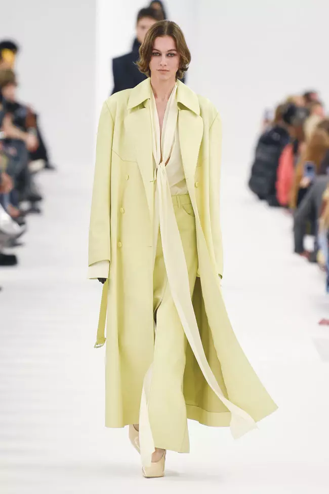You pass the butter (Givenchy)