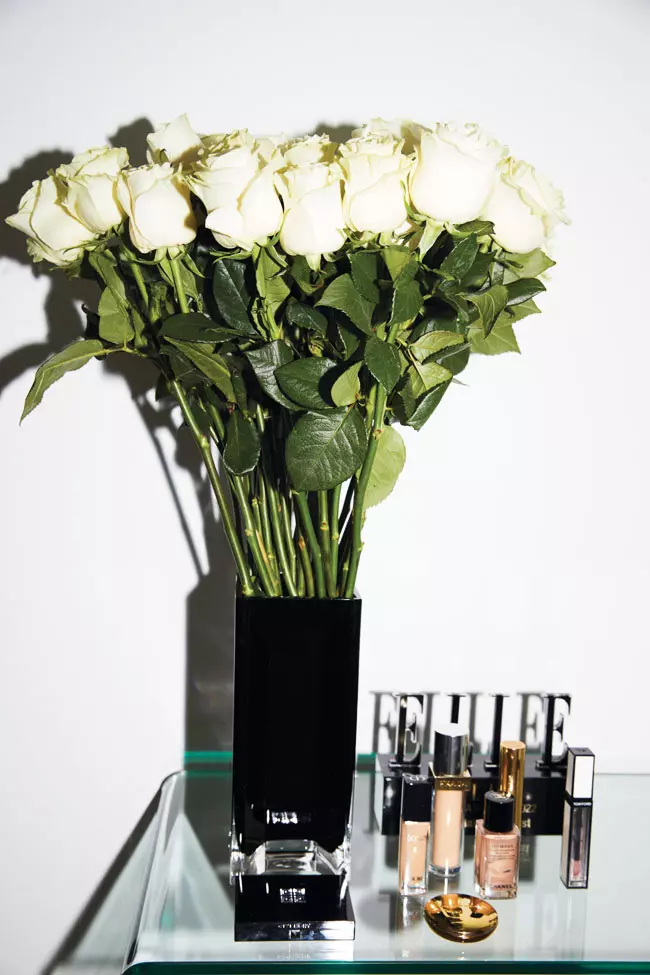 Operațiunea Dulapul cu make-up artista Alexandra Crăescu (1)