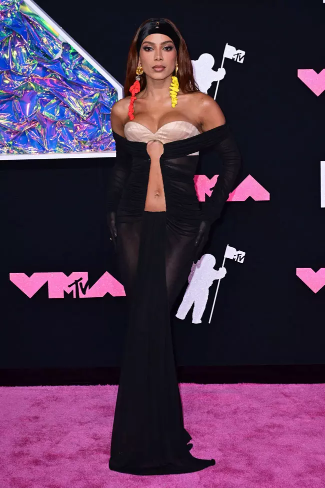 Anitta, tinuta Schiaparelli Haute Couture