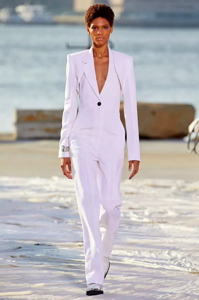 The woman in the white suit (Peter Do)