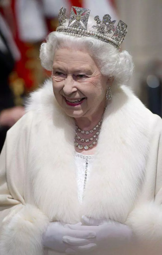 Elisabeta-a-II-a-coronavirus-651x1024