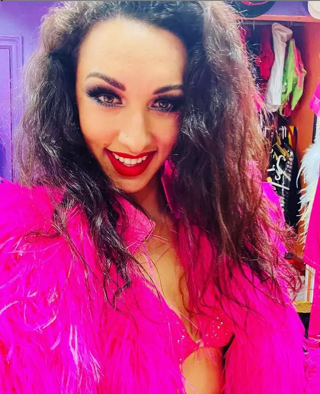 Cine-este-Natalia-Duminică-Splash-2