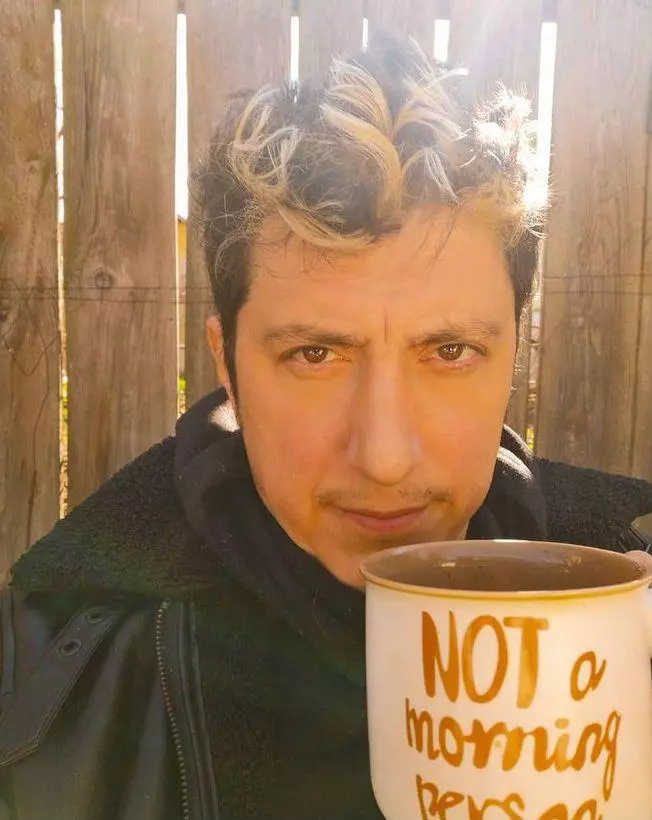 Costi-Dita-Pe-Bune-8-1