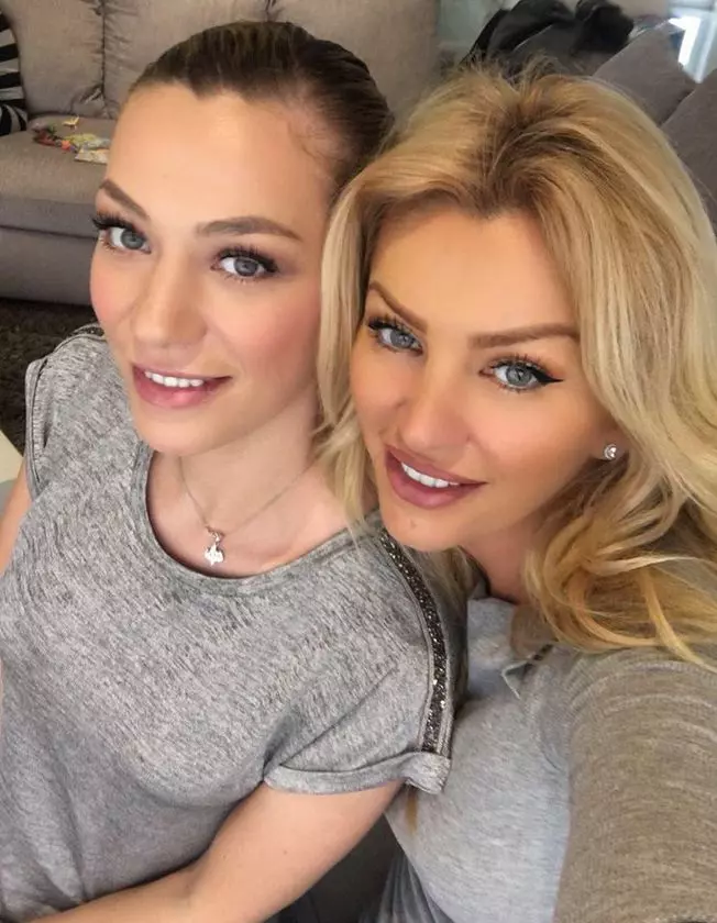 Brigitte-Pastramă-soră-Gabriela-2