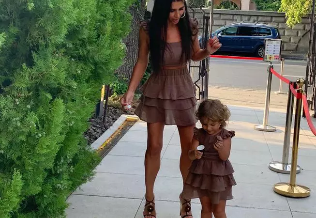 elena_basescu_81335300