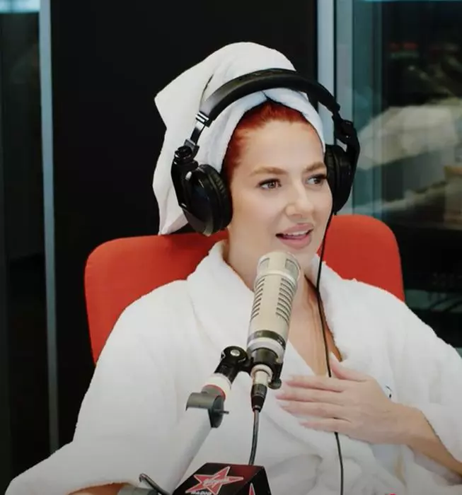 lidia buble in halat la virgin radio