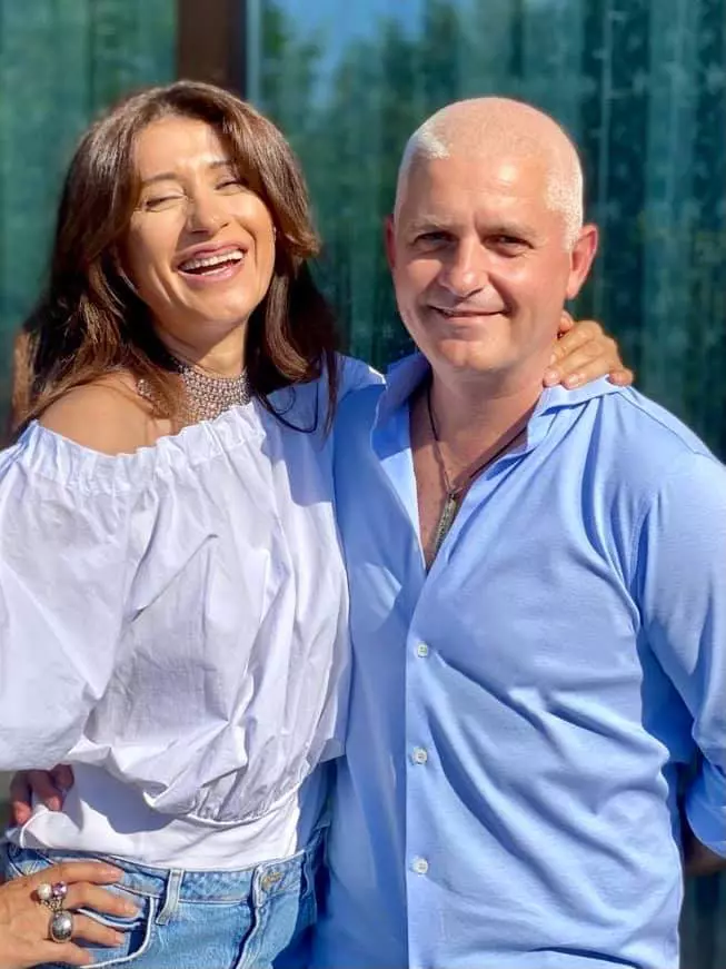 Virgil-Iantu-despre-secretul-relatiei-de-20-de-ani-cu-Roxana.-2