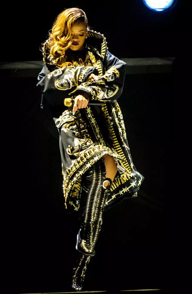 rihanna_42.jpg